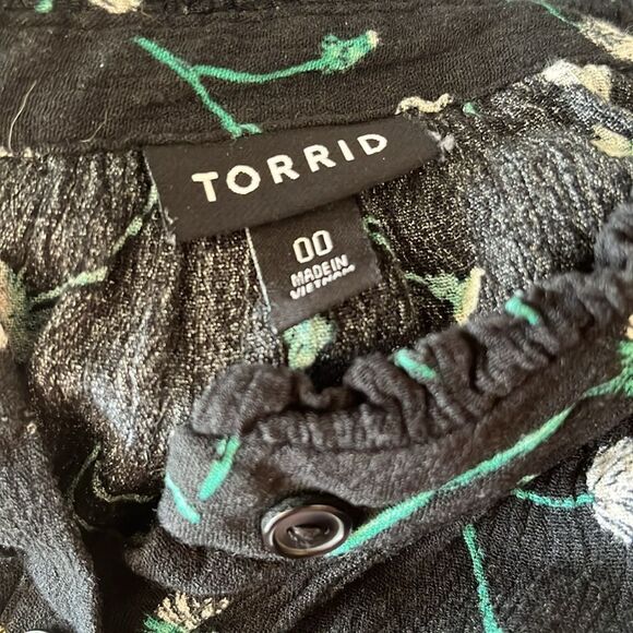 TORRID Crinkle Gauze Button-Front Floral Top size 00/ M-L/10 - Picture 12 of 13